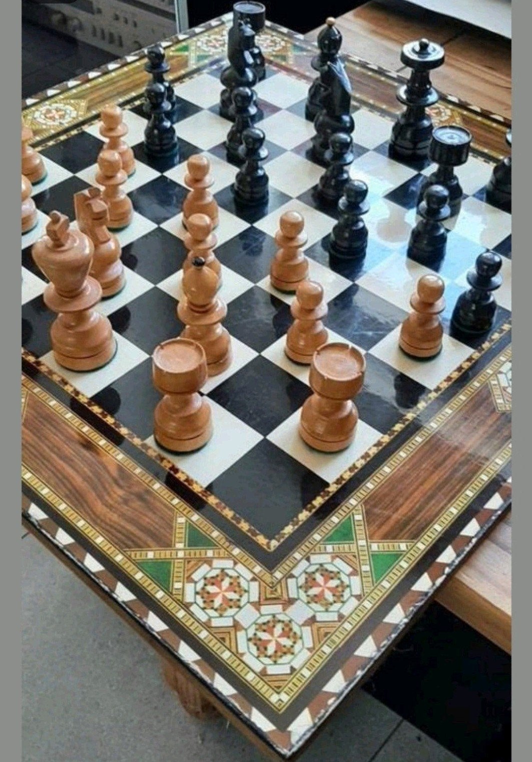 Magnifique échiquier en bois 45 cm, Enlèvement ou Envoi
