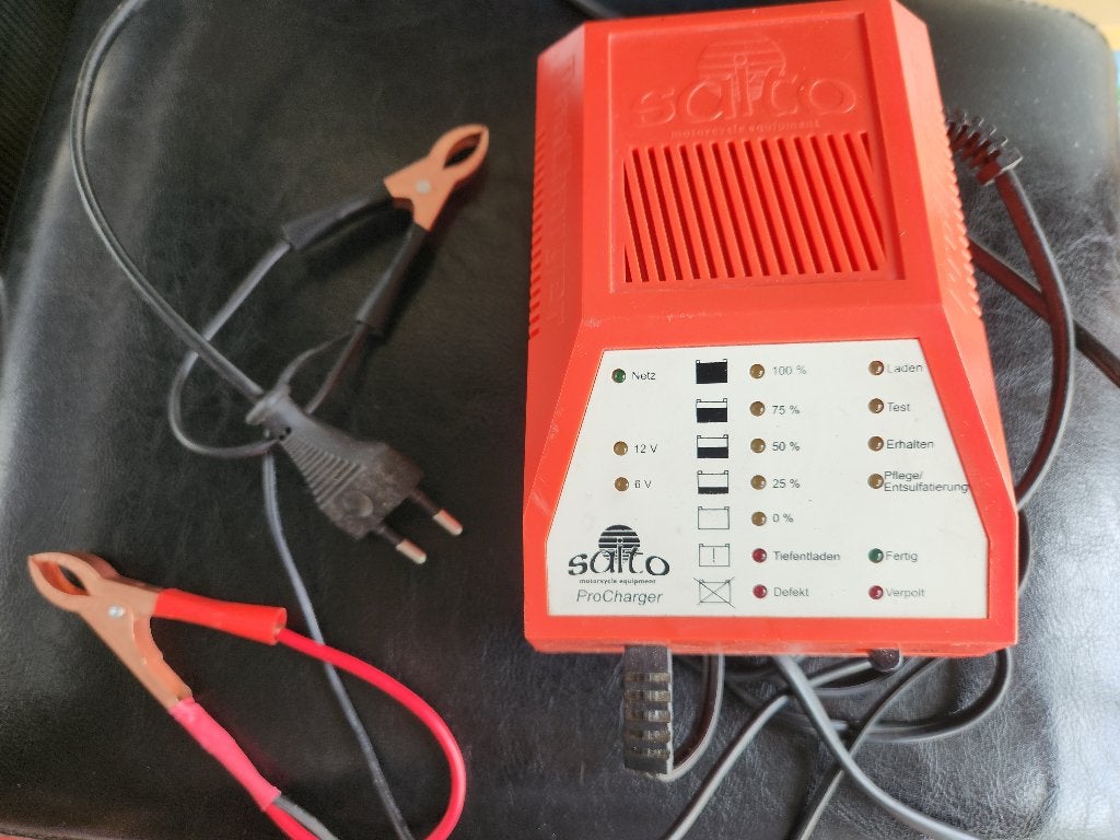 Batterijlader, Ophalen of Verzenden