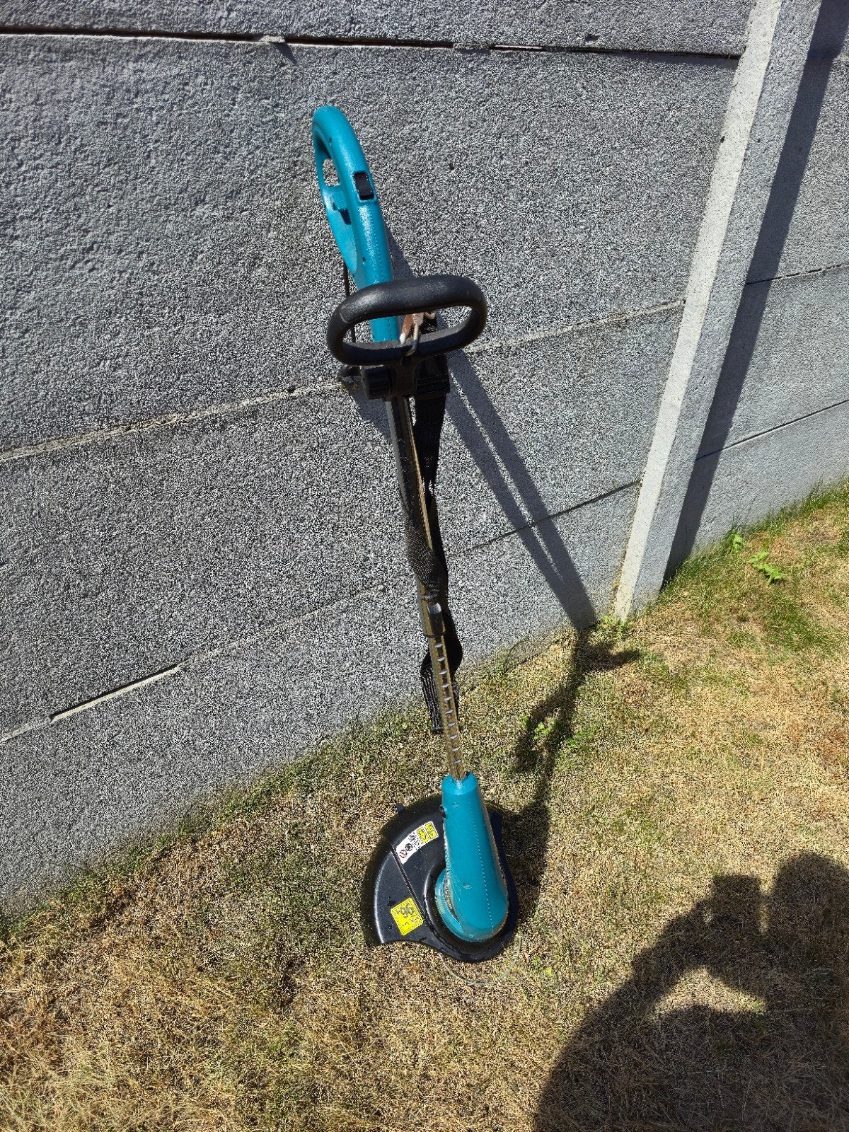 Tondeuse à gazon Makita UR3000, Électrique, Comme neuf, 30 à 50 cm, Enlèvement