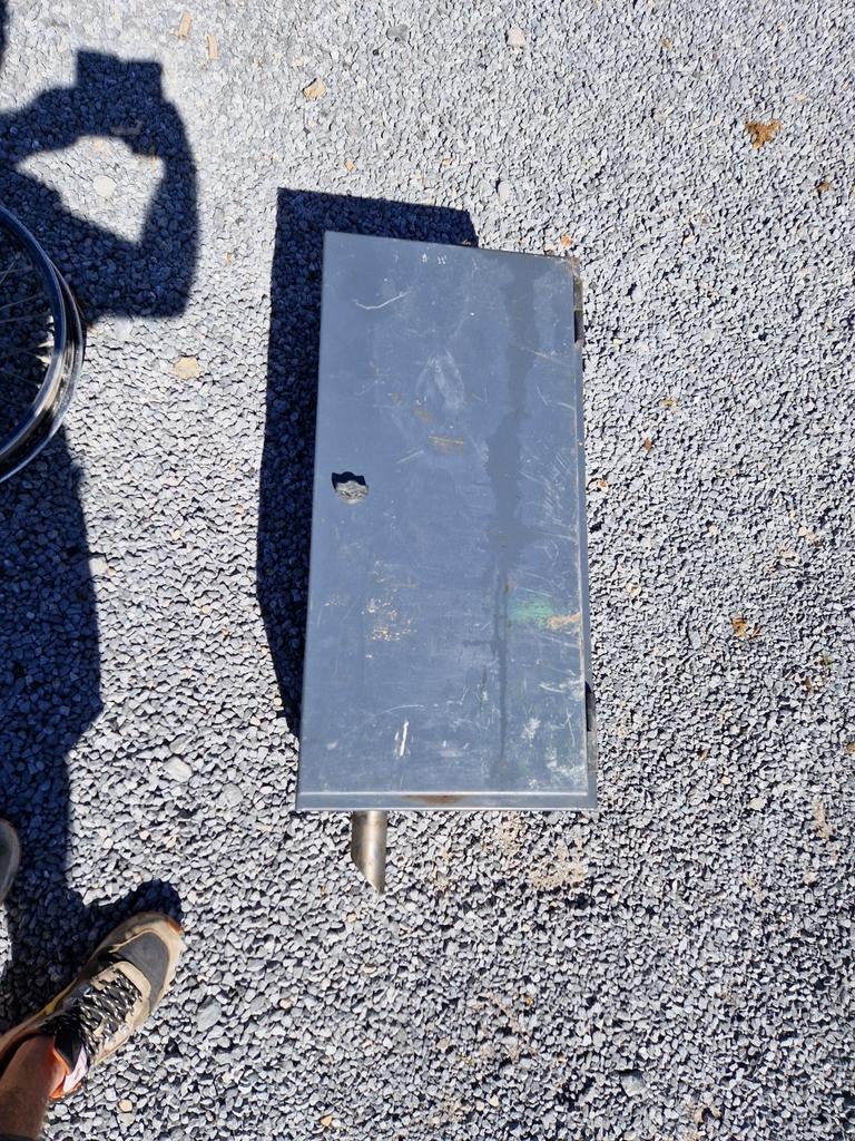 Coffre pour bombonne de gaz pour aménagement camionnette, Enlèvement