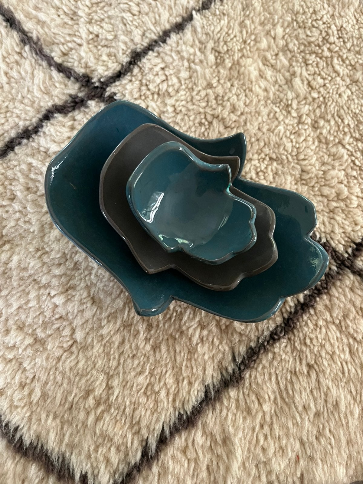 Set van 3 unieke handgemaakte zeephouders / deco schaaltjes, Ophalen of Verzenden, Zo goed als nieuw, Geglazuurd