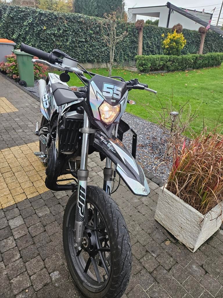 Te Koop SM-R 50 BLACK MOON, Fietsen en Brommers, Brommers | Crossbrommers, Zo goed als nieuw, Overige merken, Ophalen