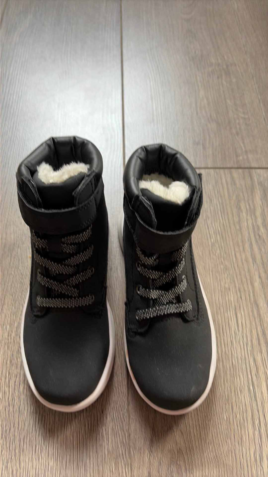 Chaussures H&M, unisexes, jamais portées, Enfants & Bébés, Neuf, Garçon ou Fille, Enlèvement ou Envoi, Bottines