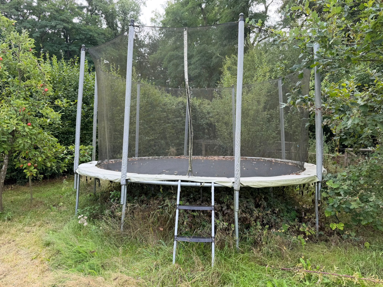 Trampoline domynos decathlon 420, Enfants & Bébés, Enlèvement, Utilisé