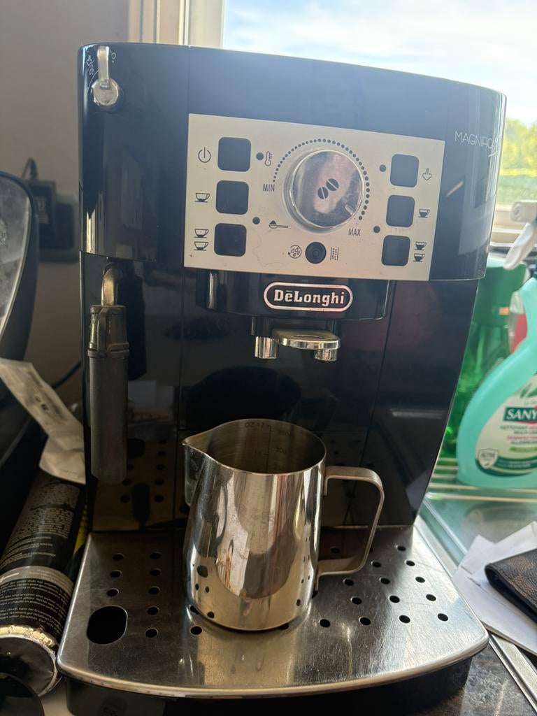 Delonghi koffiemaschine, Ophalen, Zo goed als nieuw