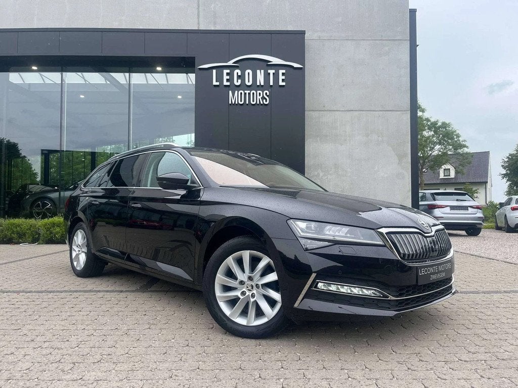 Skoda Superb Combi Superb 1.4TSI Plug In Hybrid Leder/LED/Ca, Auto's, Automaat, Gebruikt, 4 cilinders, Lichtsensor