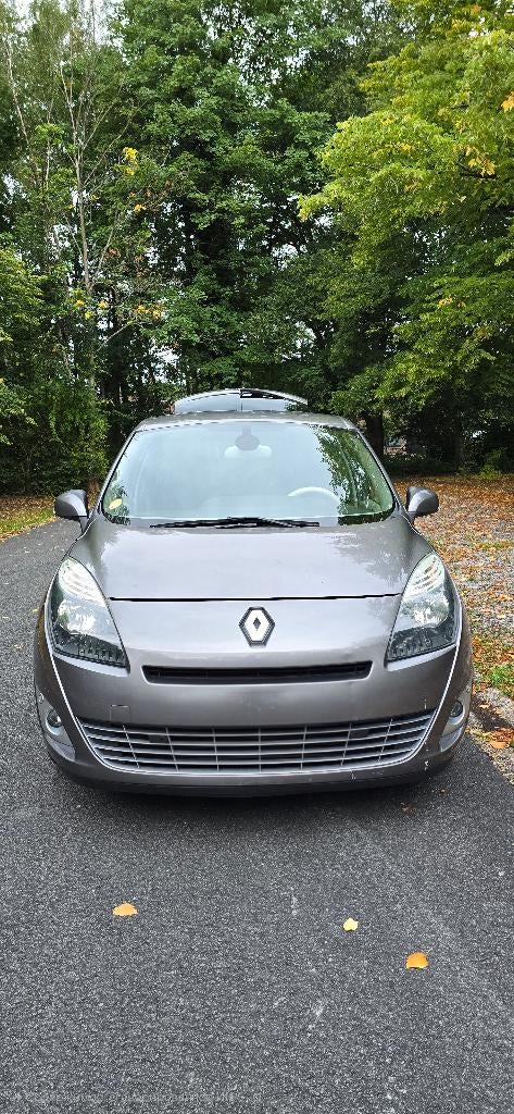 Renault Grand Scenic 2.0 dCi Euro 5, Auto's, Renault, Automaat, Euro 5, Monovolume, 4 cilinders