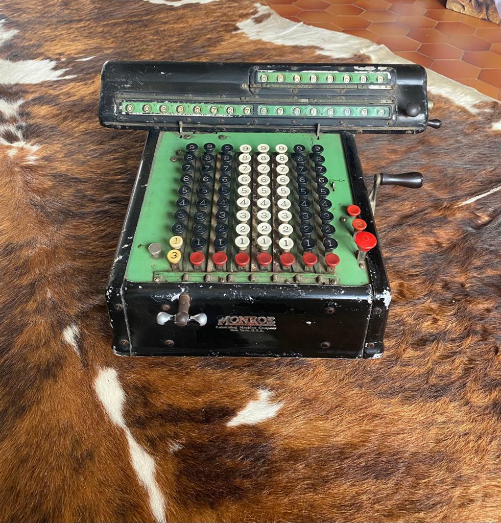 Vintage Monroe mechanisch rekenmachine, Ophalen