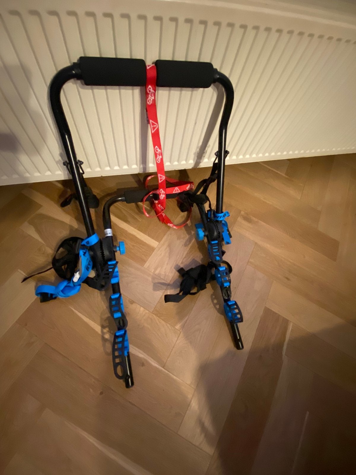 Le porte-vélos double B est encore neuf, Autos : Divers, Porte-bagages, Enlèvement, Neuf