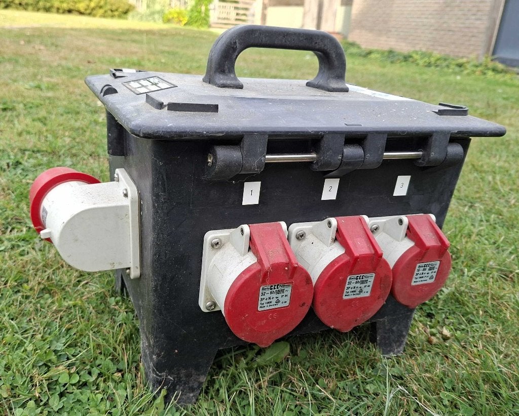 Rubber verdeelkast - 230/400V, Ophalen, Gebruikt, Overige merken, Groepenkast