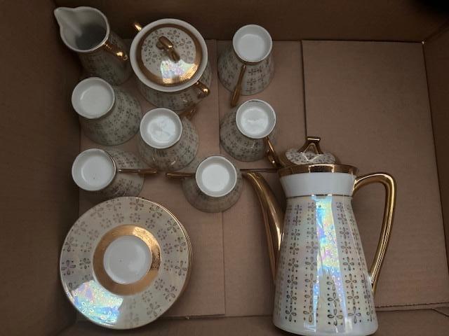 Porseleinen koffieservies, Enlèvement