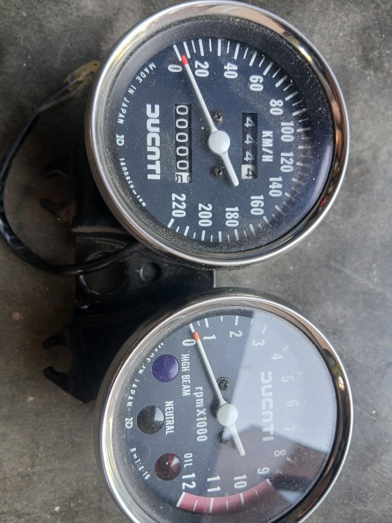 Ducati, Enlèvement, Neuf
