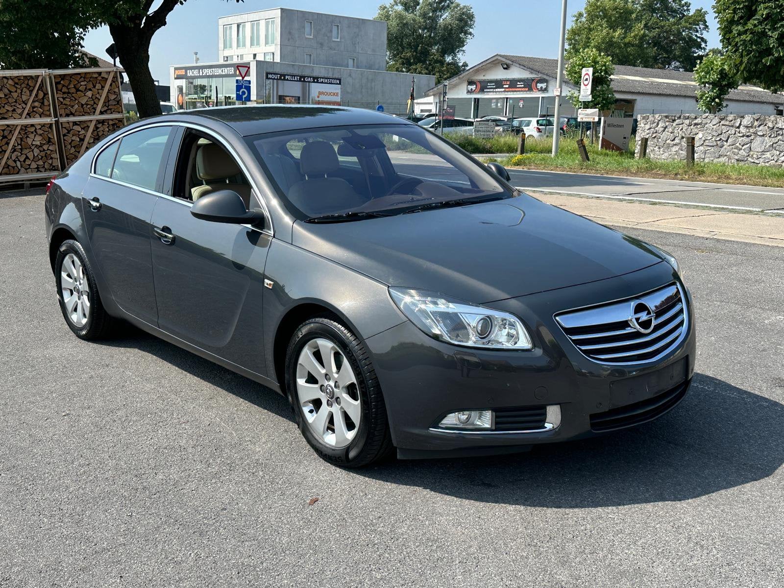 Opel Insignia 2L Diesel 2013 Full Opties, Auto's, Opel, Euro 5, 1956 cc, Leder, Parkeersensor