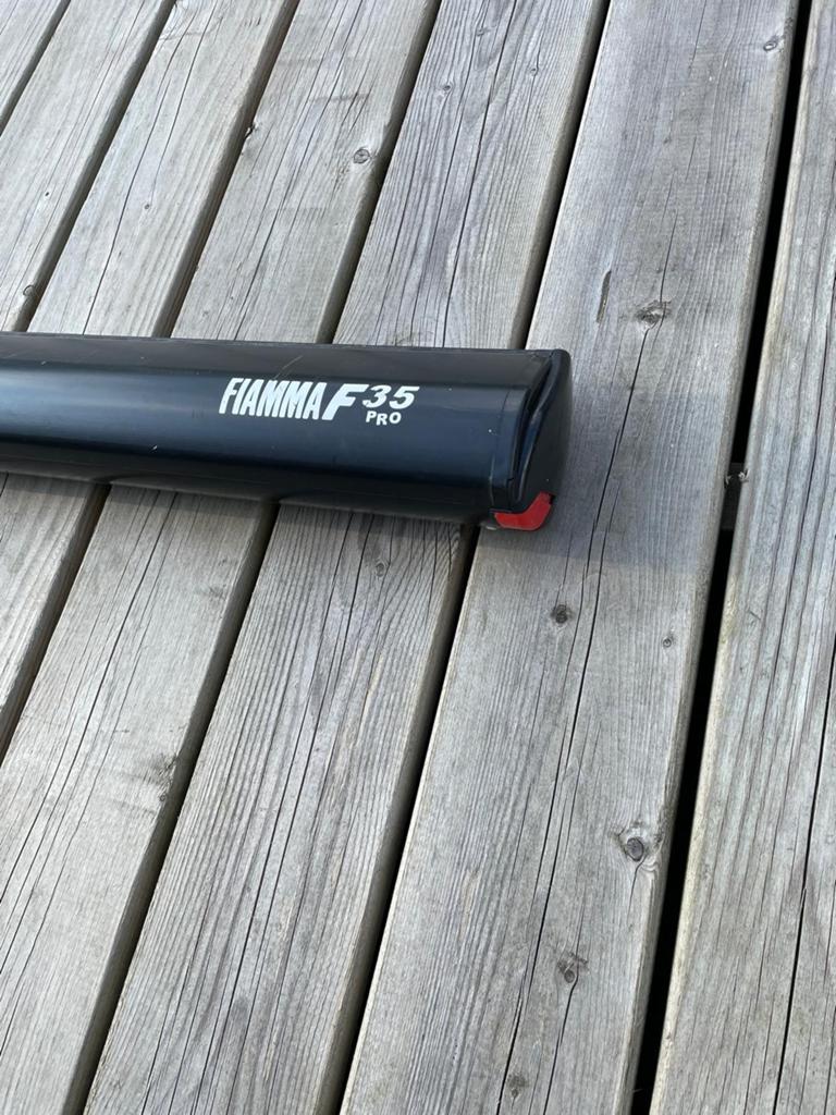 Fiamma F35 luifel zwart met grijze stof, Caravans en Kamperen, Voortenten en Luifels, Ophalen, Fiamma