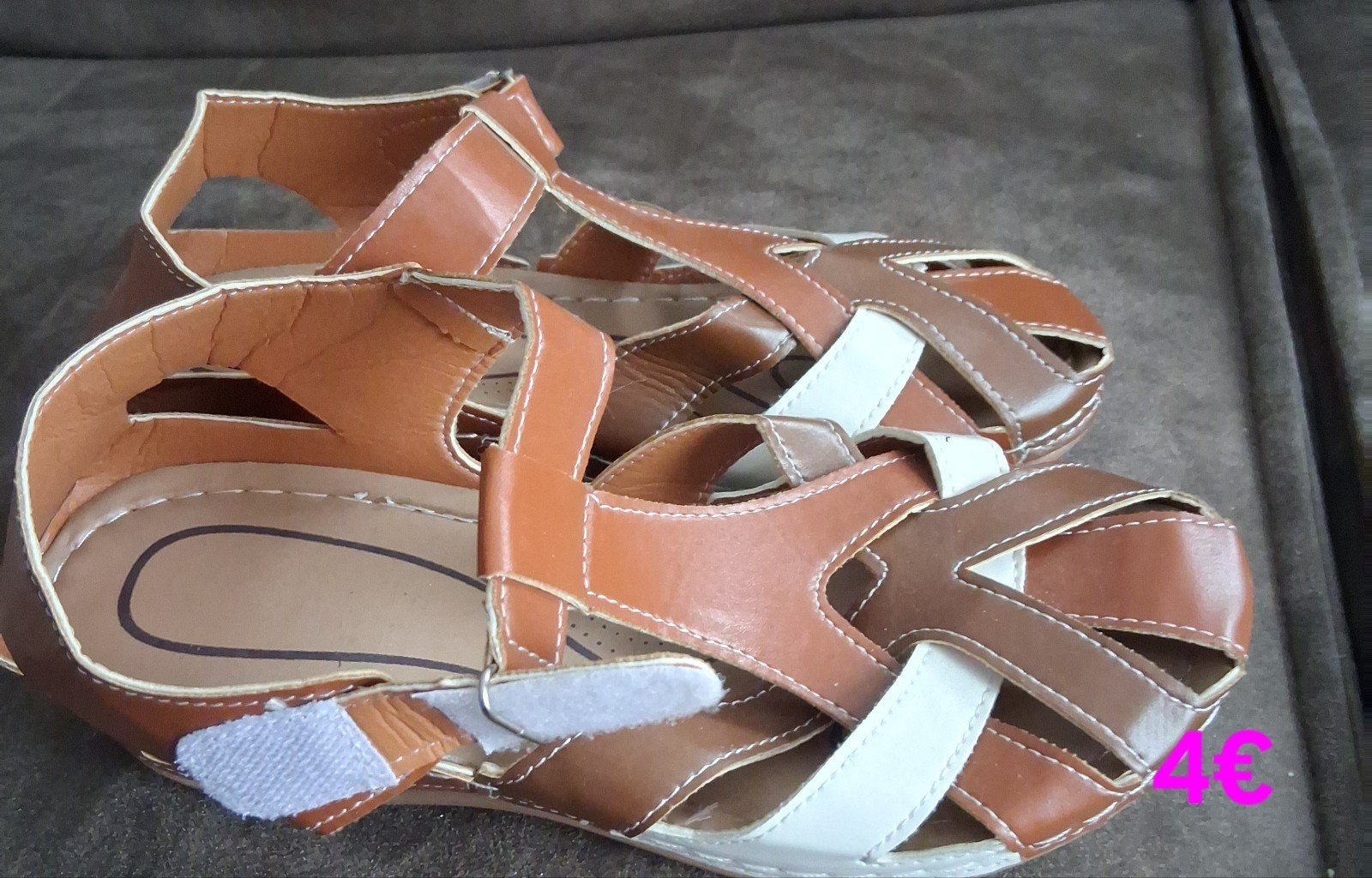Dames sandalen, Ophalen