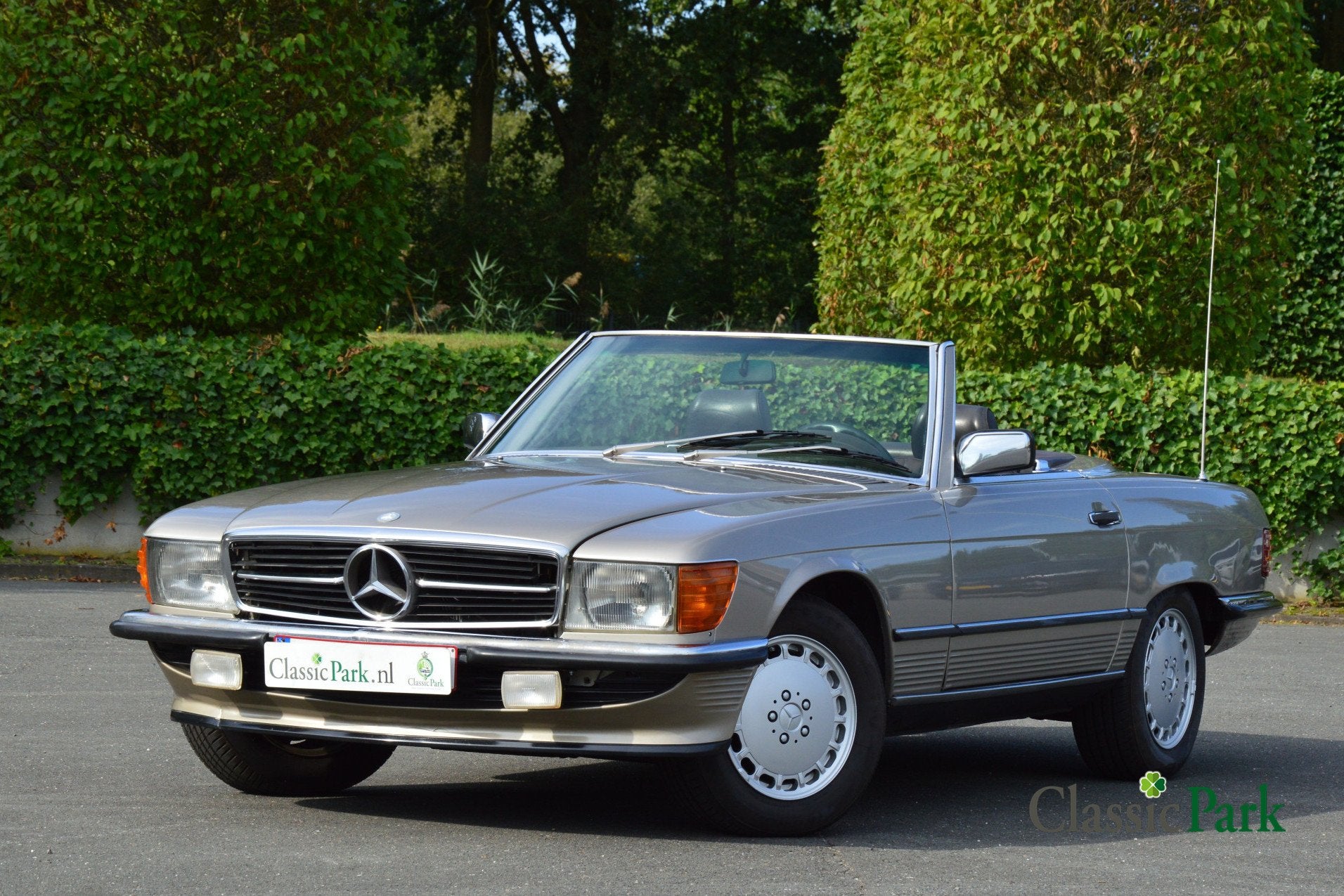 Mercedes-Benz 500-serie 560 SL (bj 1986, automaat), Automaat, Achterwielaandrijving, 230 pk, 2 deurs