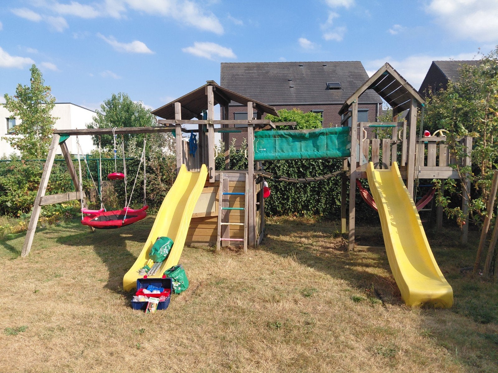 gratis af te halen jungle gym xl speeltorens, Kinderen en Baby's, Speelgoed | Buiten | Speeltoestellen, Ophalen, Gebruikt, Schommel