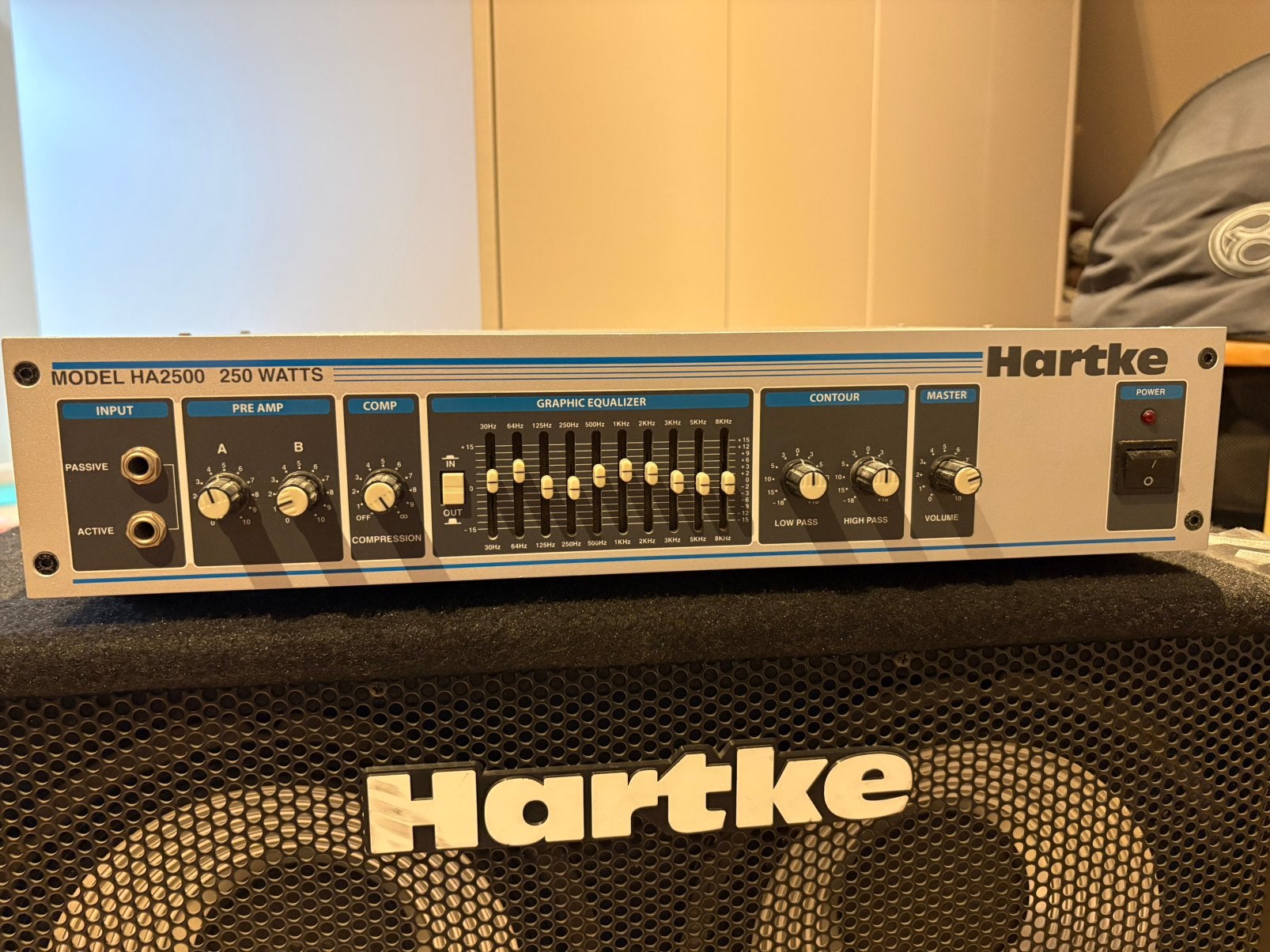 Hartke head HA2500, Musique & Instruments, Enlèvement, Utilisé, Électrique