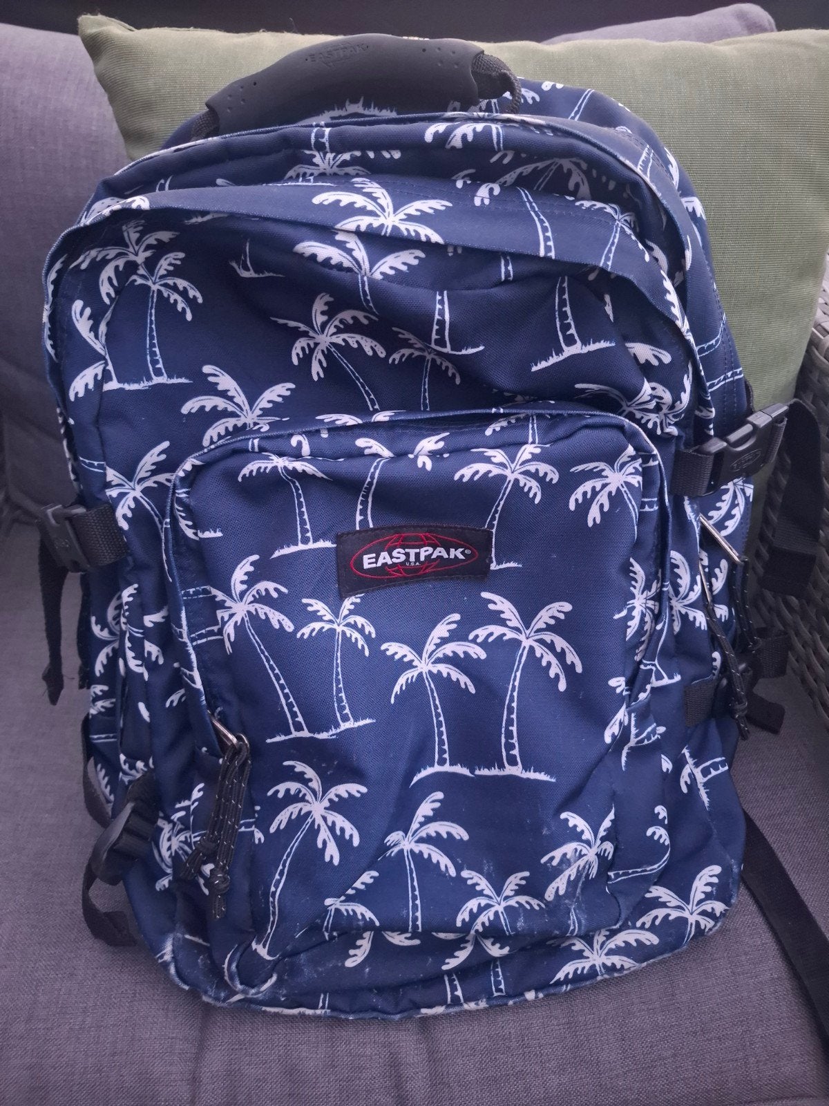 boekentas EASTPAK 
normaal prijs 115€, Handtassen en Accessoires, Tassen | Schooltassen, 30 tot 40 cm, Blauw, Rugtas, 40 tot 50 cm