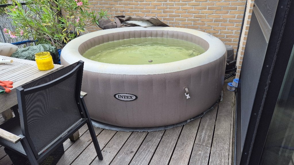 Intex jacuzzi 4 personen, Ophalen, Gebruikt, Filter, Opblaasbaar