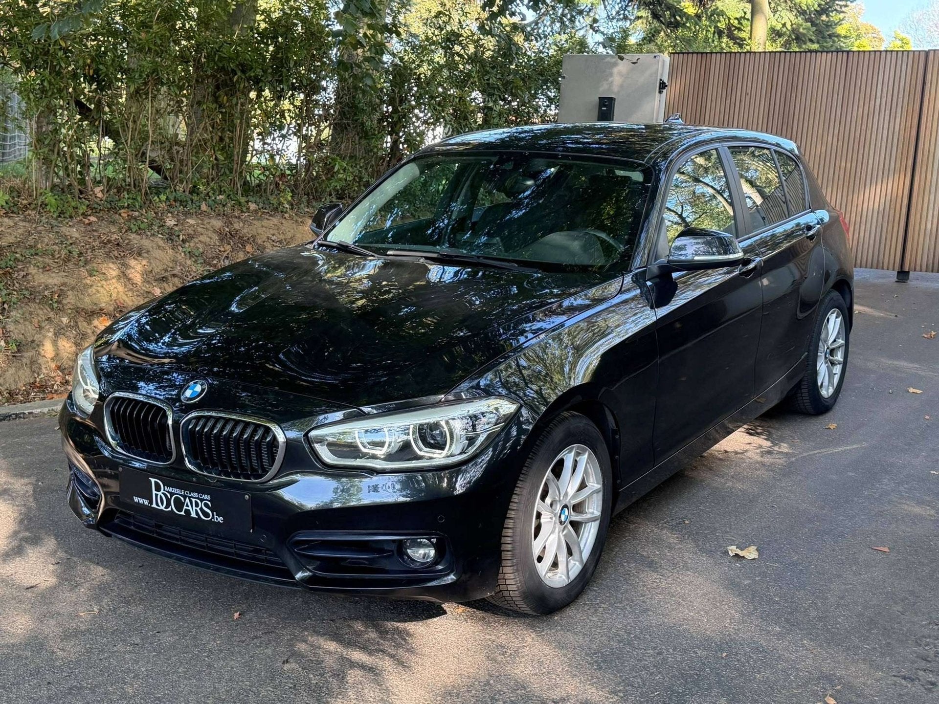 BMW 118 118 d Facelift-Xenon-Led-Sportzetels-Pdc-Cam-16", Achat, Entreprise, Entretenue par le concessionnaire, Noir