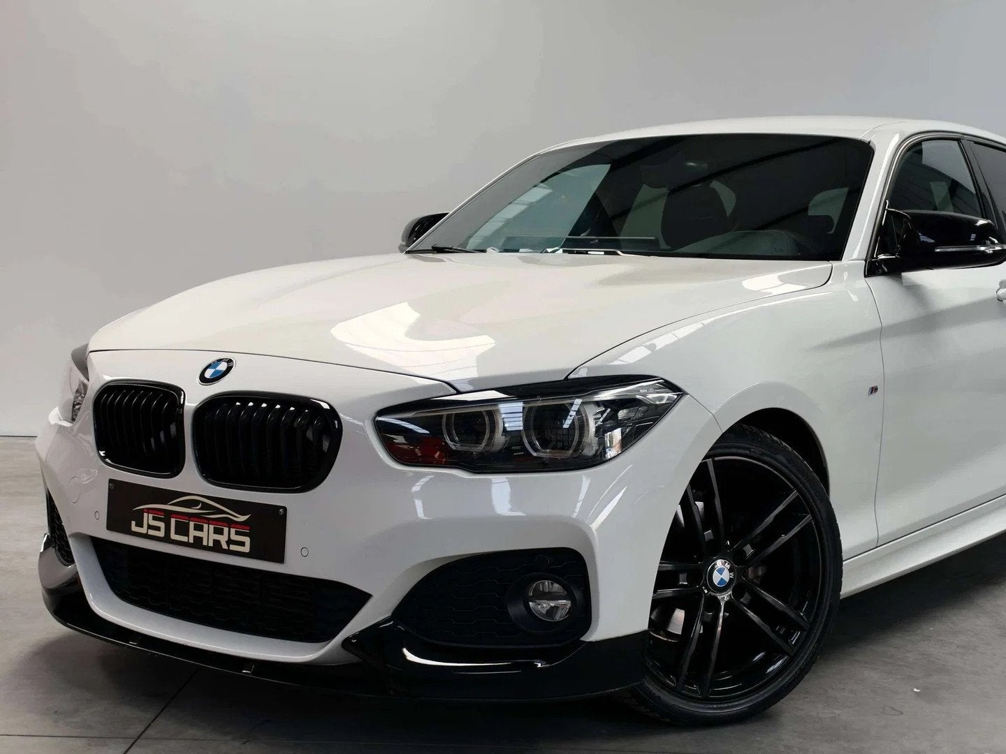 BMW 1 Serie 118 iA PACKM-KIT MAXTON-CARPLAY-GPS-CAMERA-JANTE, Autos, 100 kW, Achat, 174 g/km, Euro 6
