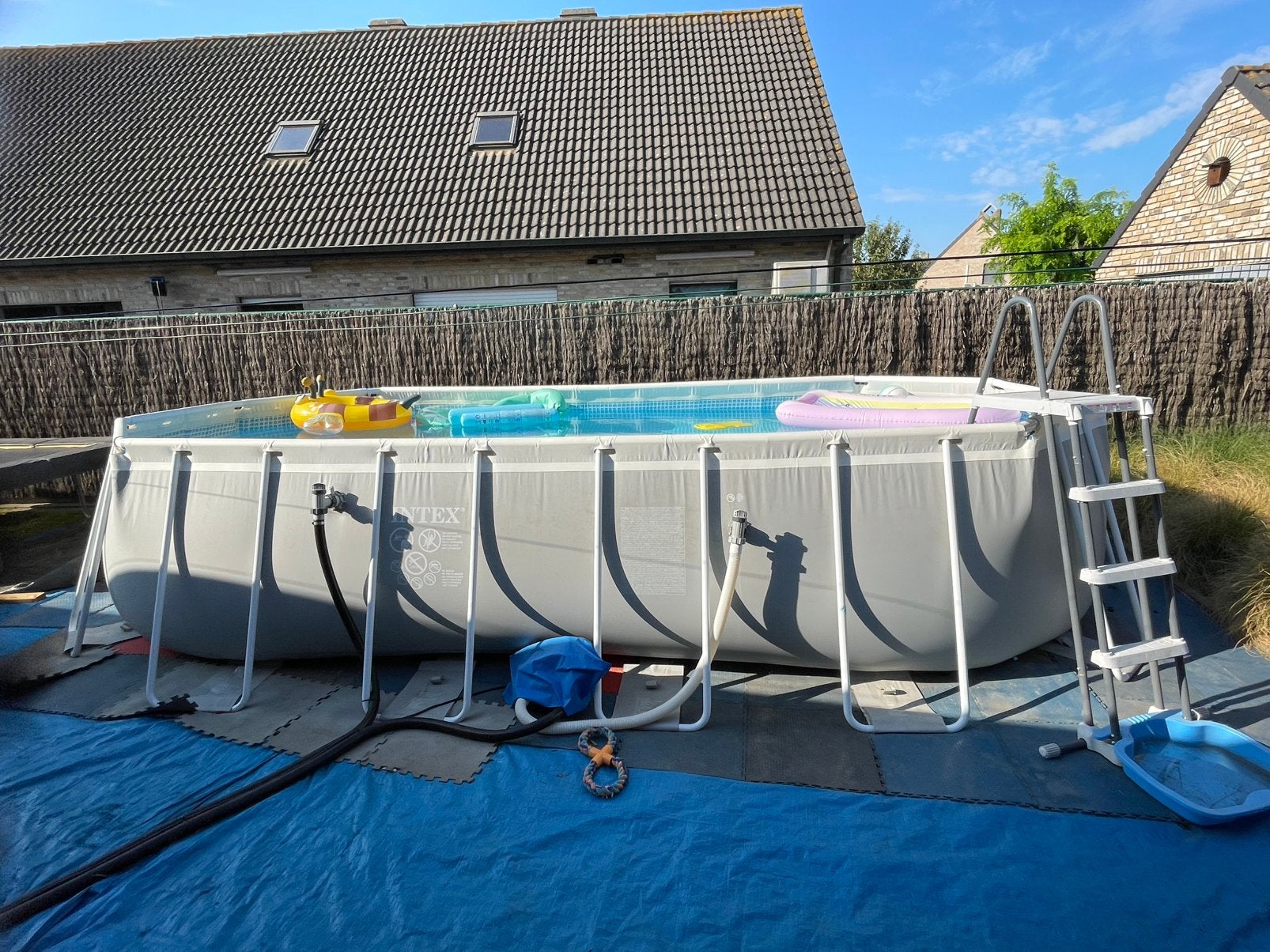 Intex zwembad + warmtepomp, Ophalen, Zo goed als nieuw