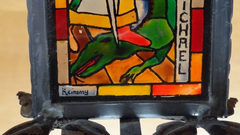 glaspaneeltje S. Michael balans zwaard, door Kemény, Verzenden, Object, Meerkleurig, Glas