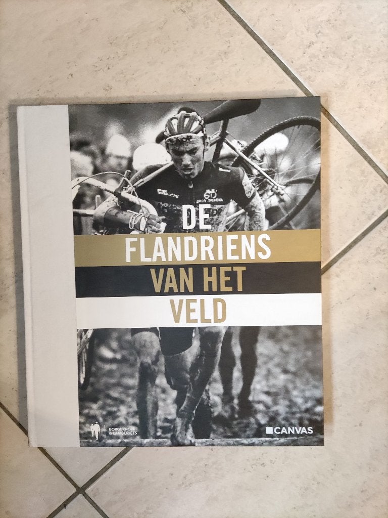 boek : De Flandriens van het veld (perfecte nieuwstaat), Boeken, Sportboeken, Ophalen of Verzenden, Zo goed als nieuw, Lopen en Fietsen