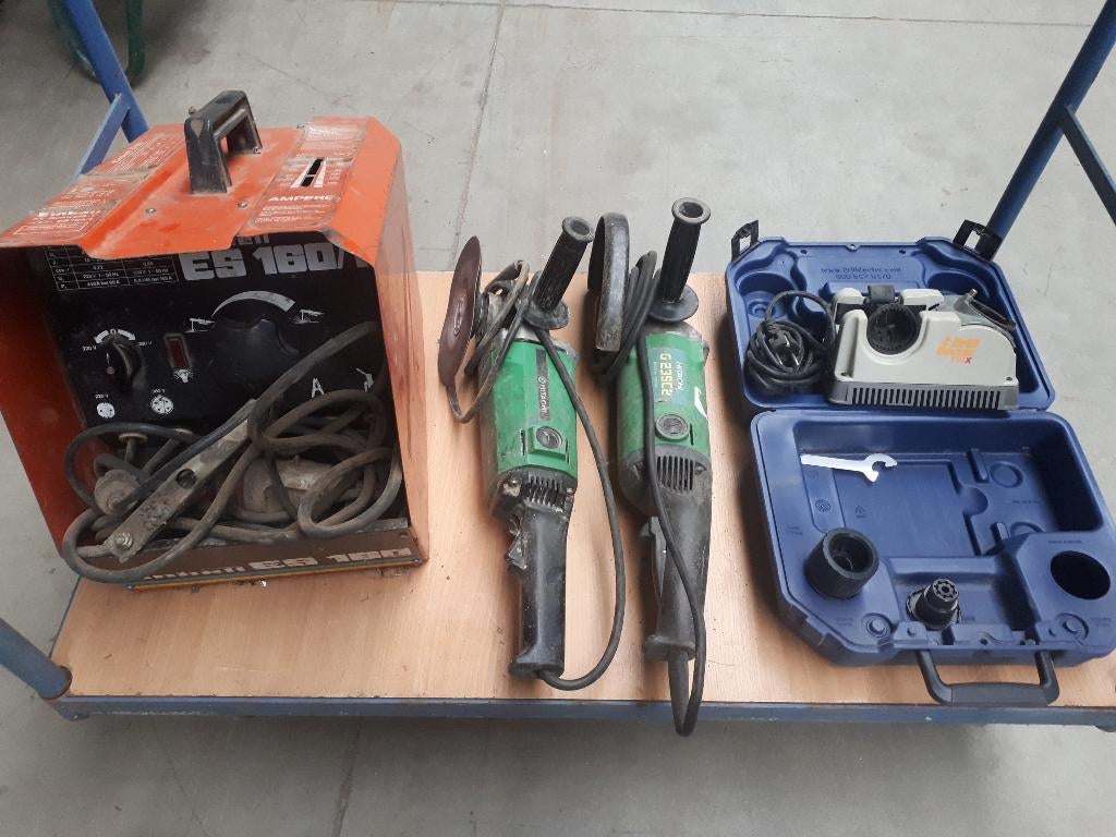 Affûteuse de mèches, poste à souder, disqueuses, dérouleur, Bricolage & Construction, Outillage | Meuleuses, Enlèvement, Utilisé