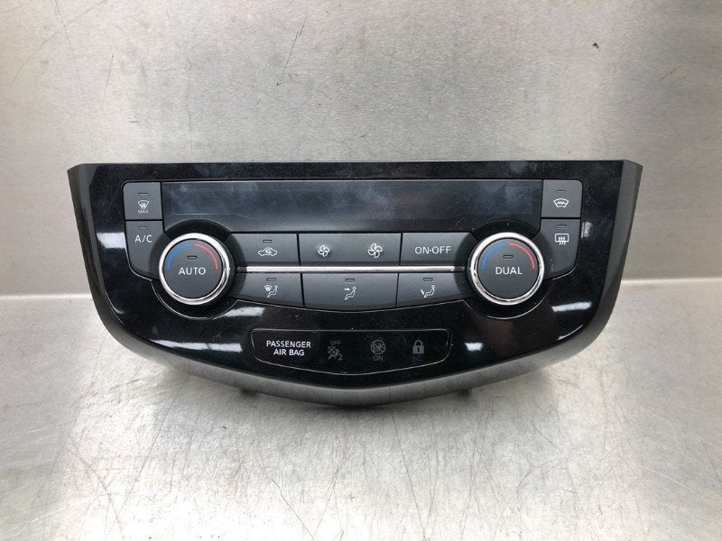 PANNEAU DE COMMANDE CHAUFFAGE CLIMATISATION Qashqai (J11), Valeo, Utilisé, 100, rue de Courcelles
75017  Paris, FR, Info@valeo.fr