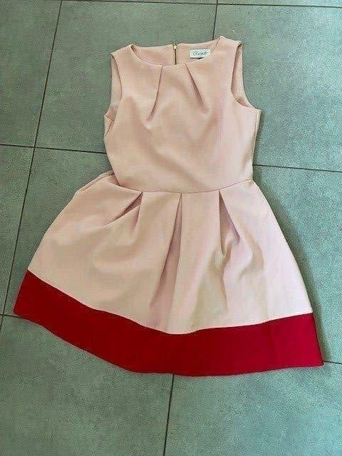 Mooie, zalmkleurige jurk maat 40  Nieuwstaat, Vêtements | Femmes, Robes, Taille 38/40 (M), Enlèvement ou Envoi, Autres couleurs