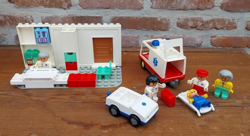 Duplo vintage ziekenhuis en ziekenwagen, Ophalen of Verzenden, Zo goed als nieuw, Complete set, Duplo