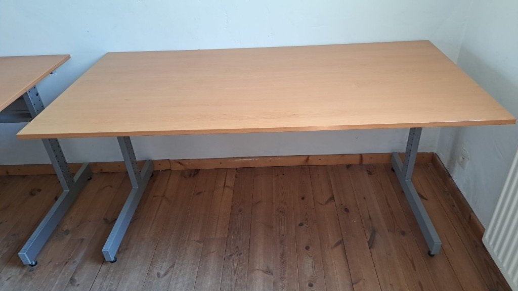 2 bureautafels, Ophalen