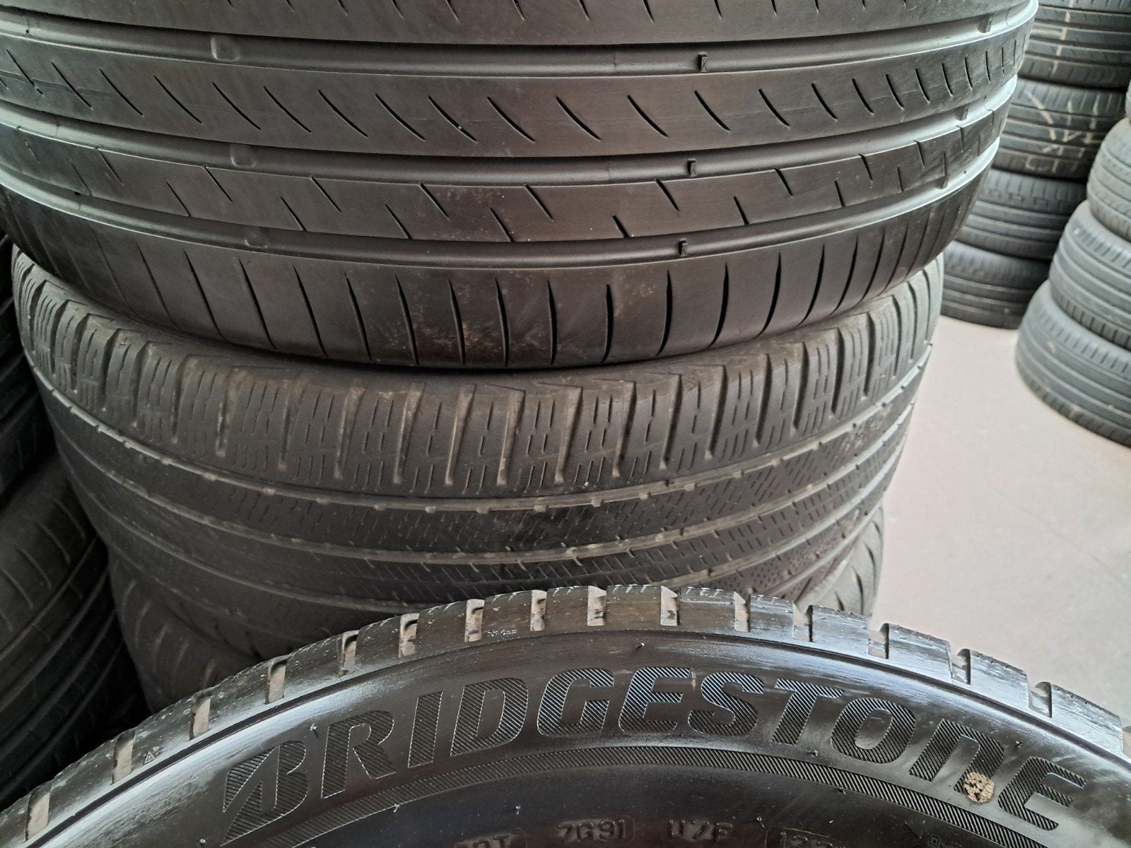 25555r18 255 55 r18 255/55/18 Bridgestone Hiver avec montag, Ophalen of Verzenden