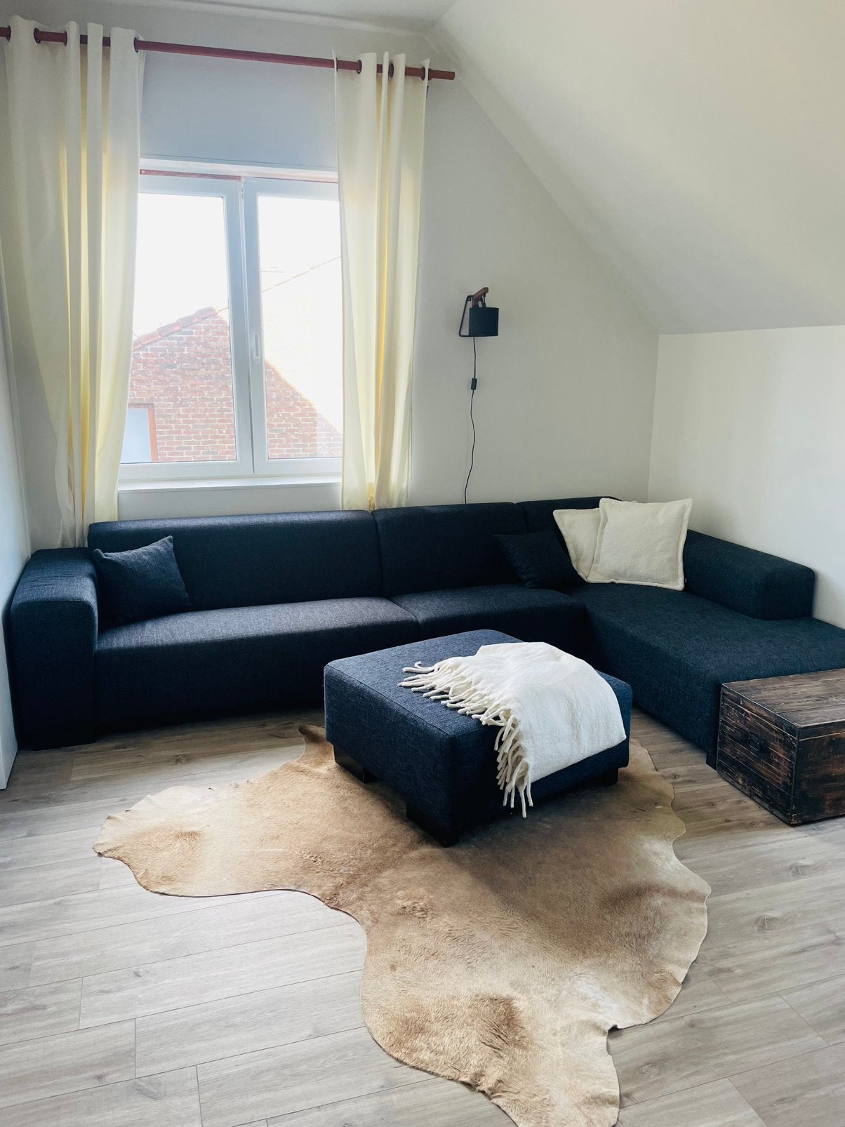 Hoekzetel met hocker – donkerblauwe stof – zeer comfortabel, Ophalen, Stof