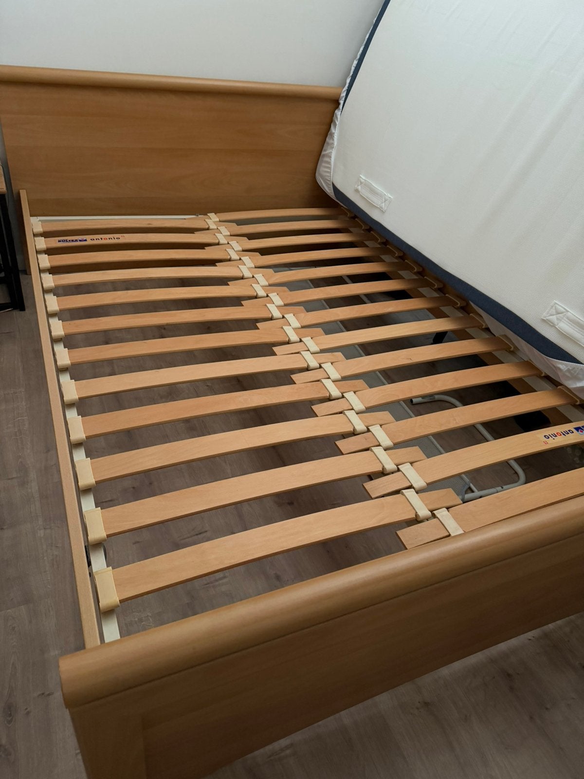 Twee persoons bed 140 /200, Ophalen, Zo goed als nieuw