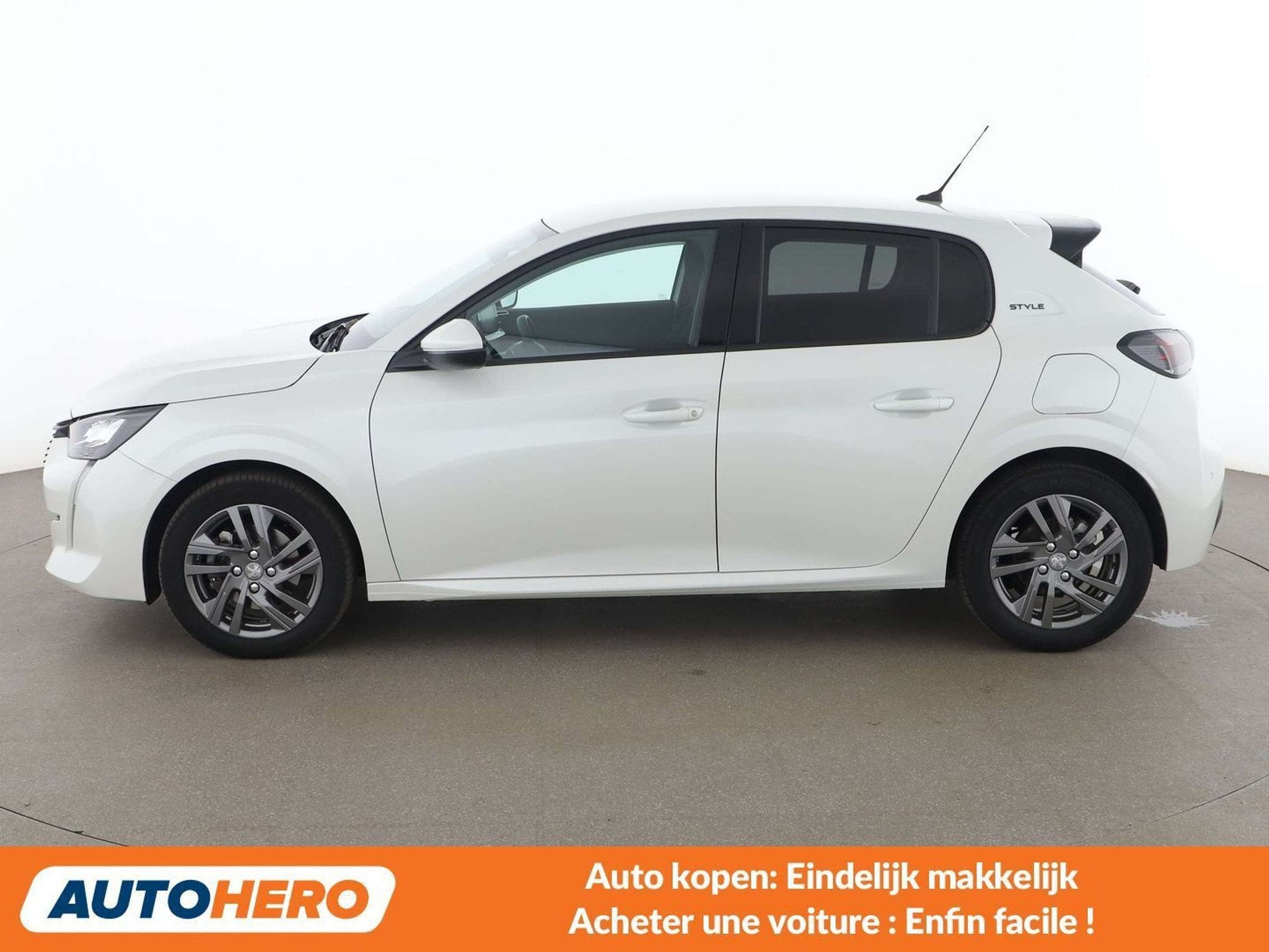 Peugeot 208 1.2 PureTech Style (automatique), Autos, Achat, Euro 6, Noir, 5 portes