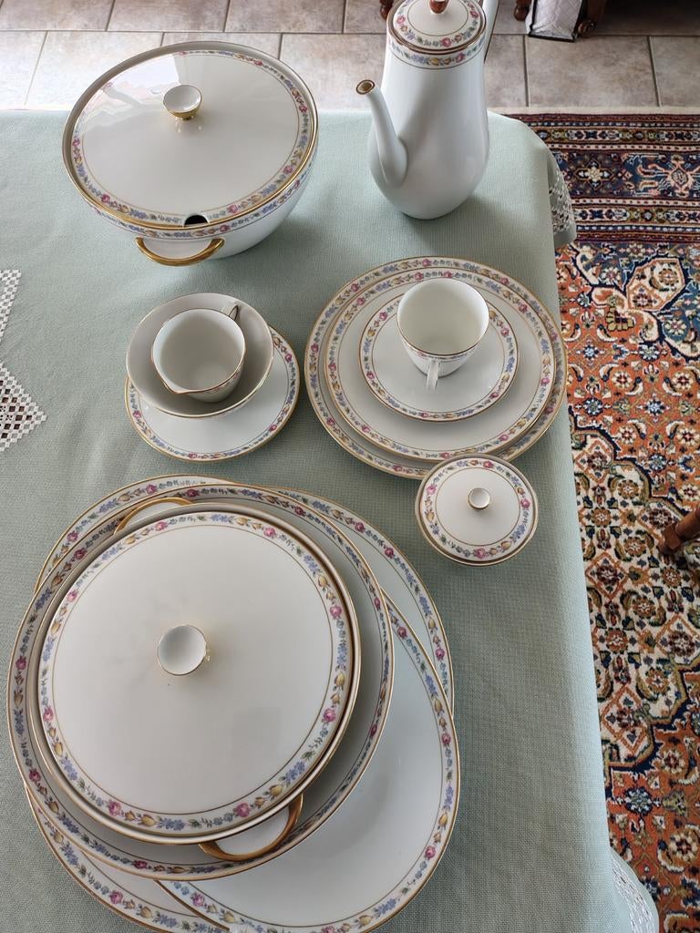 Koffie en eetservies, Ophalen