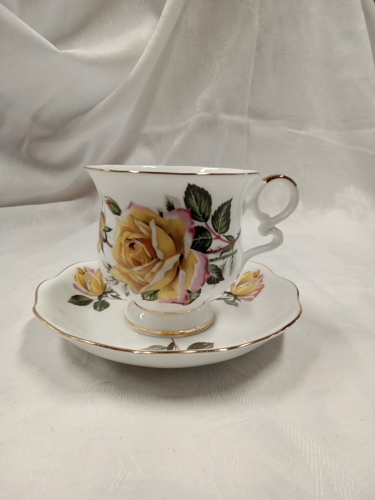 Dames kop en schotel, Royal Ascot, " Yellow Rose"., Antiek en Kunst, Ophalen of Verzenden