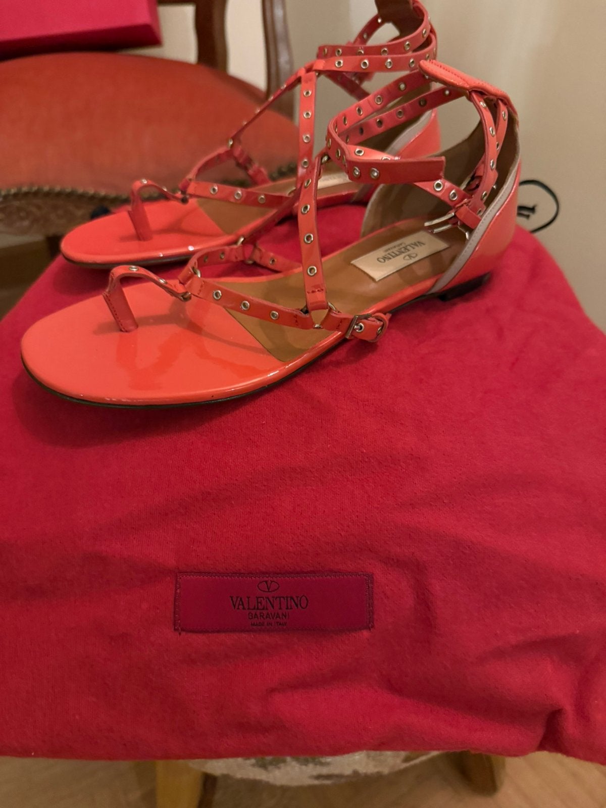 Sandales Valentino Garavani taille 35, avec boîte et sac, Enlèvement ou Envoi, Comme neuf, Rose
