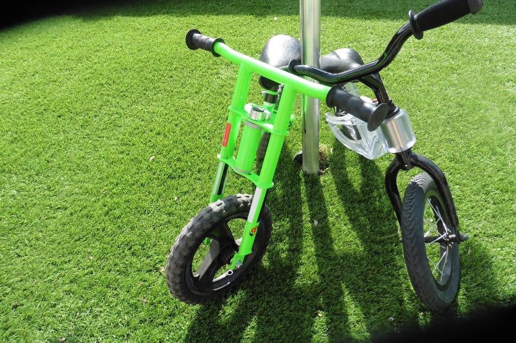 2 loopfietsjes (Loekie fietsje is verkocht), Enlèvement, Comme neuf, Vélo d'équilibre