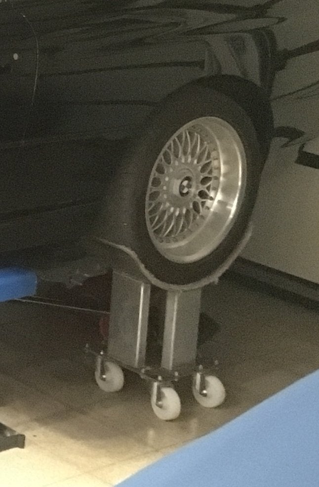 BMW e31 850 wielsteunen (4), Ophalen, BMW