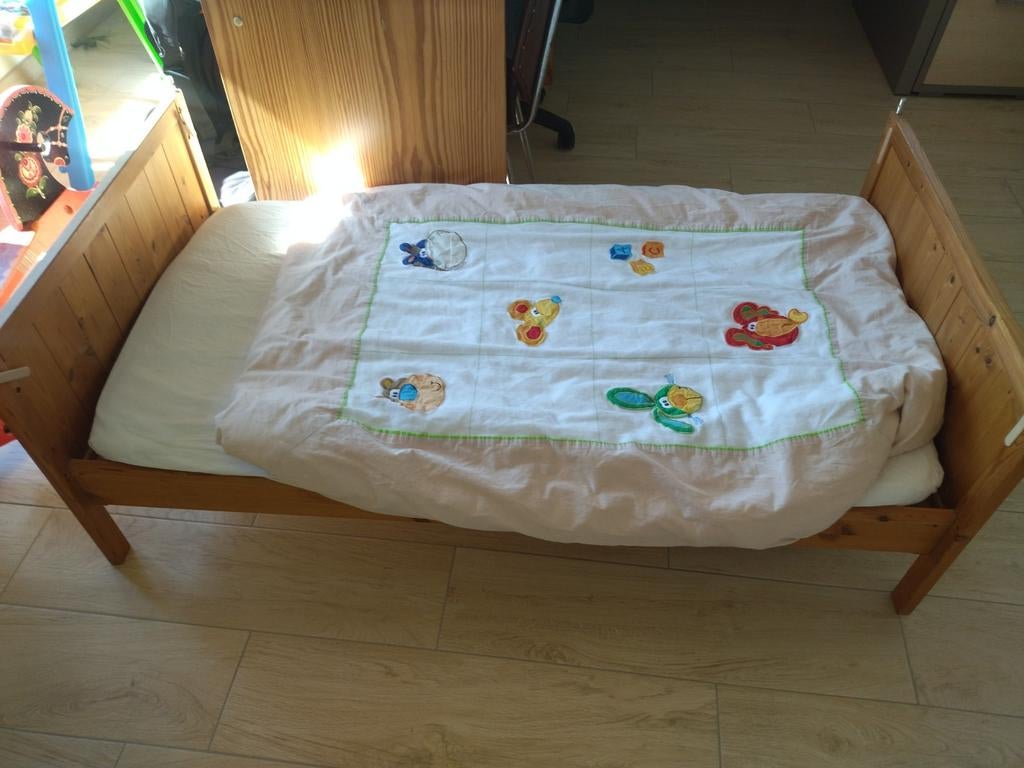 Kinder bed met matras en dekens, Ophalen, Matras