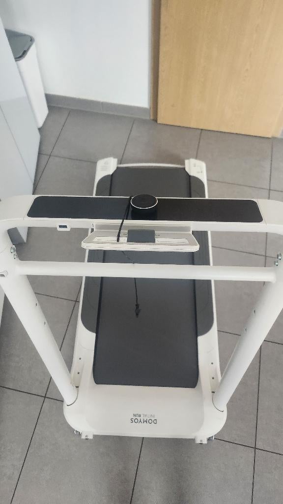 Tapis de course DOMYOS INITIAL RUN Compact et Connecté, Sport en Fitness, Fitnessapparatuur, Nieuw, Loopband, Benen, Buik, Overige materialen