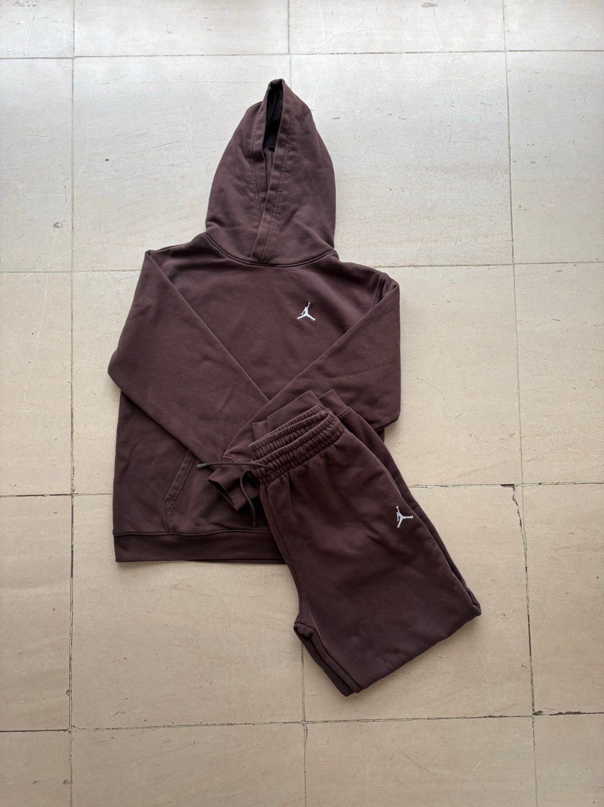 Ensemble Jordan marron – Sweat à capuche + pantalon, Vêtements | Hommes, Neuf, Enlèvement ou Envoi, Général, Brun