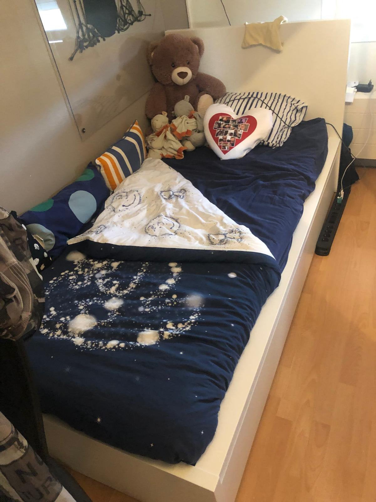 Bed Ikea Malm 1 persoon 90cm wit mer opberglades, Ophalen, Zo goed als nieuw, Wit