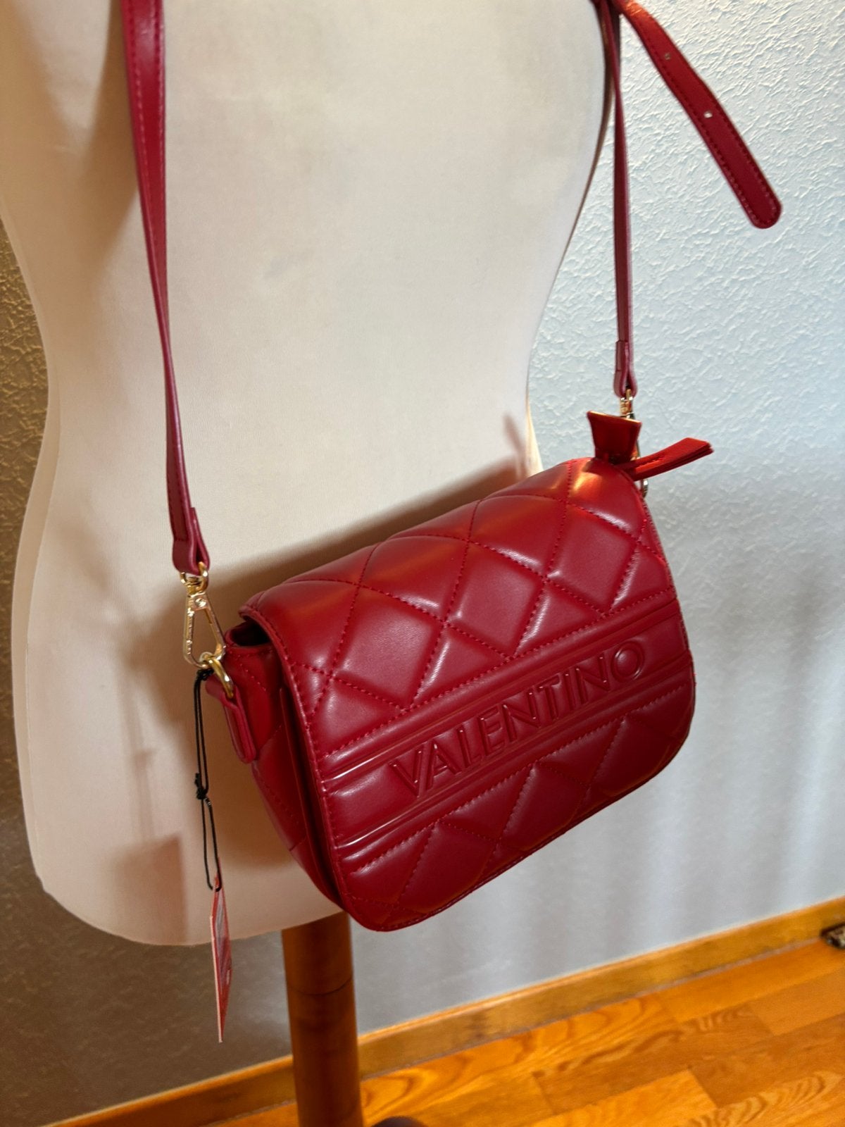 Mario valentino, Handtassen en Accessoires, Tassen | Damestassen, Ophalen of Verzenden, Nieuw, Rood, Schoudertasje