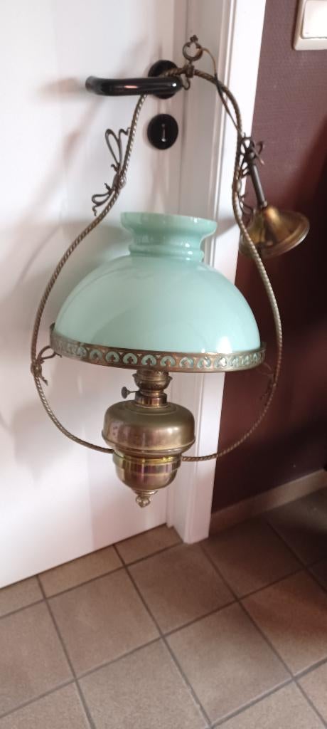Lampe ancienne à pétrole électrifiée, Ancien, 75 cm ou plus, Verre, Enlèvement