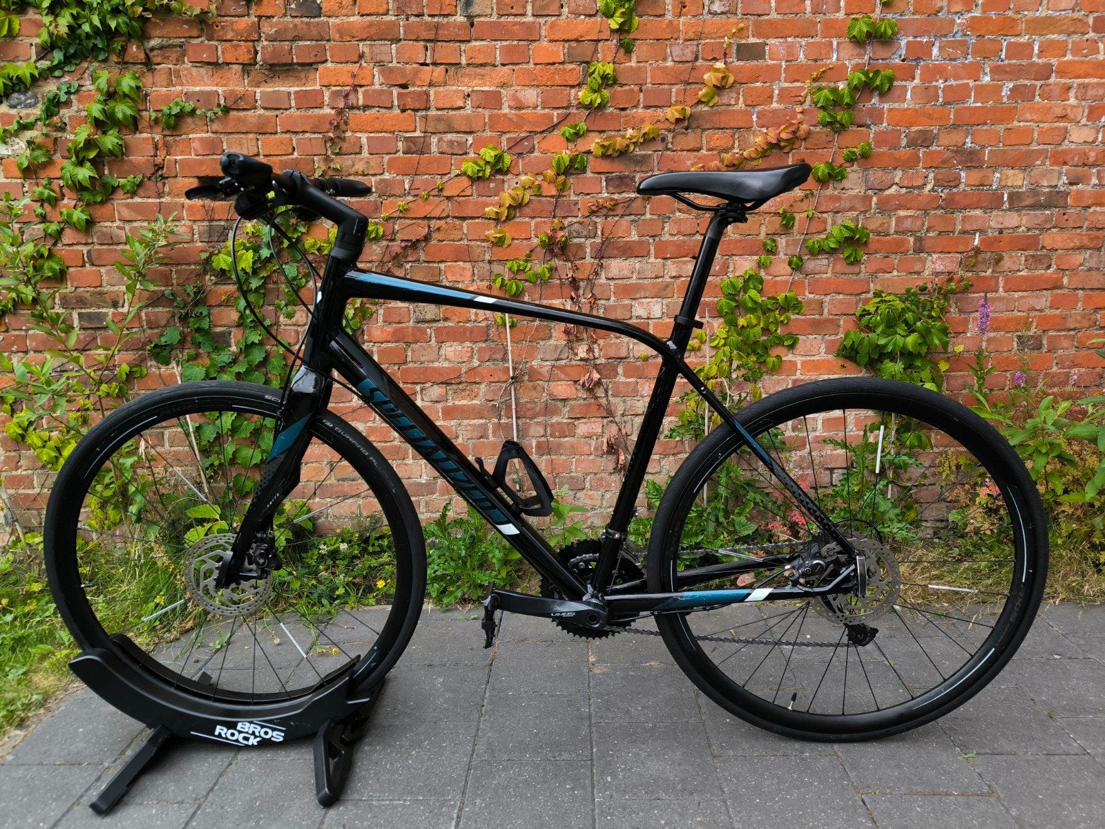 Specialized Sirrus Elite 2017 – L – Sportieve Hybride Fiets, 28 inch, Gebruikt, 15 tot 20 versnellingen, 57 tot 61 cm